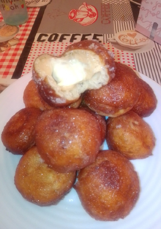 Una foto de Bombas rellenas glaseadas en MC