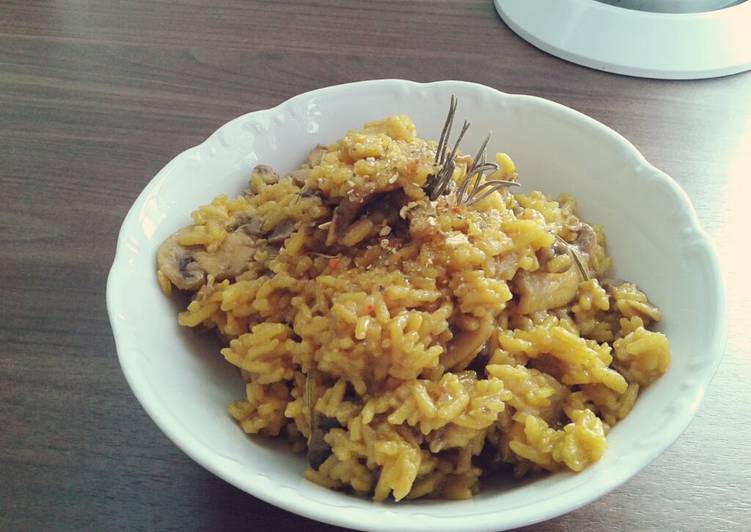 Recipe of Quick Mushroom and Turmeric Pilaf