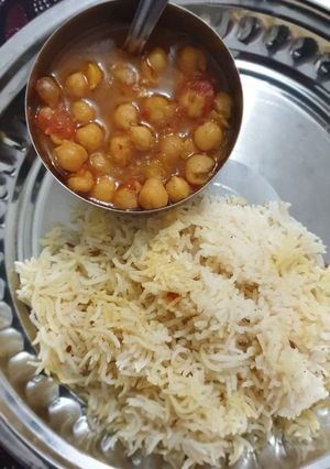 A picture of Chole rice.