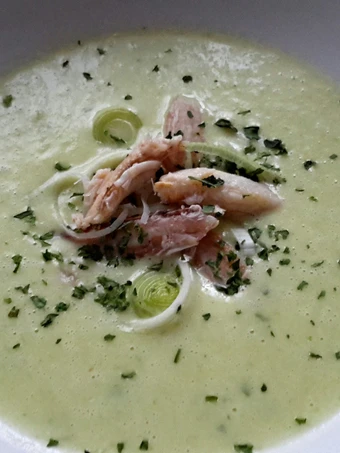 Easy Way Make Recipe Sig&#39;s Leek and Crab (or Croutons) Soup that is So Delicious, Can Spoil the Tongue}