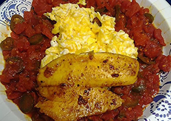 Spicy tomatoes with eggs and tilapia
