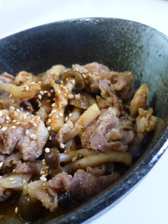 A picture of Sweet & Salty Pork and Shimeji Mushrooms.