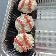 A picture of Quick and easy buttercream- frosting.