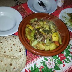 A picture of Tagine تاجین (tajine).