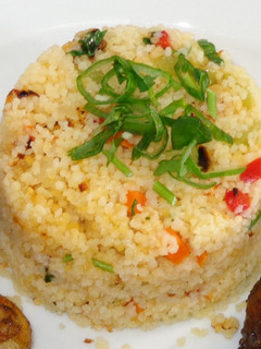 Una foto de Cuscús con vegetales