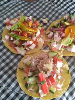 Una foto de Tostadas de surimi