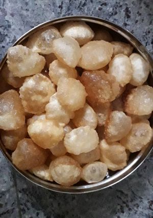 A picture of Gol gappa.