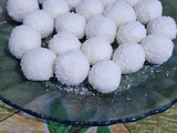Bolitas de coco y leche condensada