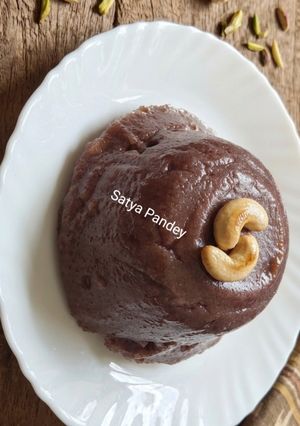 रागी का हलवा रेसिपी मुख्य फोटो