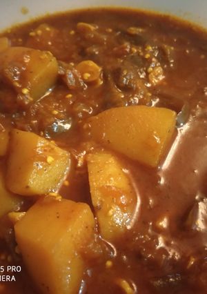 A picture of Aloo Baingan Curry.