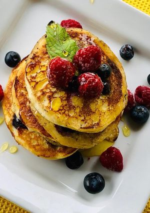 O poză a rețetei Pancakes cu afine.