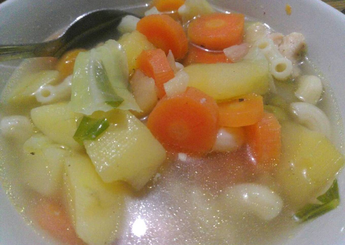 Langkah Mudah untuk Menyiapkan Sop Ayam Macaroni, Lezat