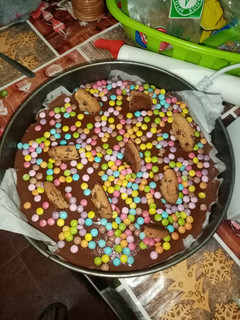 Una foto de Tarta de ColaCao con lacasitos👏😋🤤