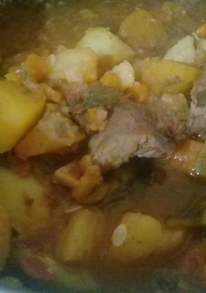 Una foto de Estofado de carne y verduras