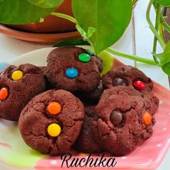 A picture of Red Velvet Cookies.