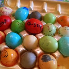 A picture of Kool-aid Eggs.