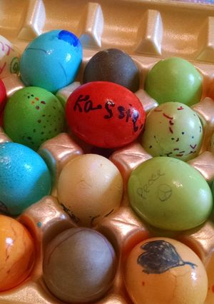A picture of Kool-aid Eggs.