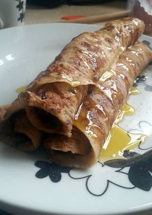 A picture of banana crunch pancakes.