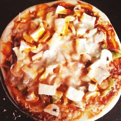 A picture of Cheez Piza.