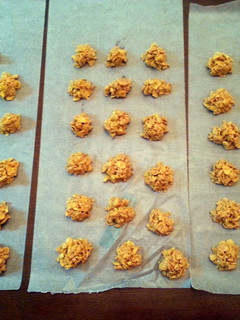A picture of Corn Flake Peanut Butter Cookies.