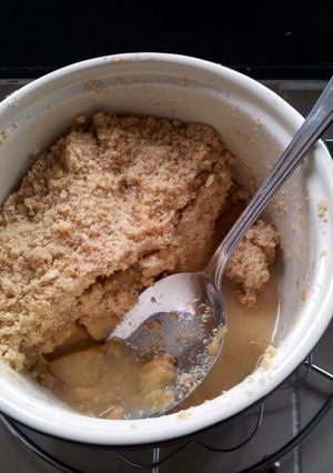 A picture of Super easy apple crumble.