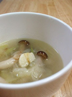 A picture of Easy ♪ 15 Minute Shimeji Mushroom and Leek Soup.
