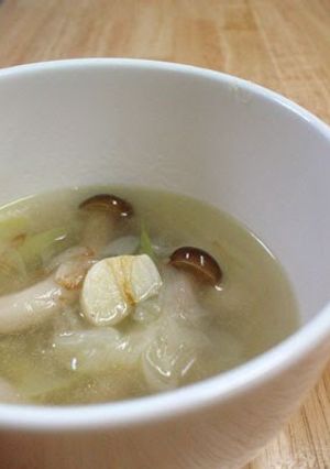 A picture of Easy ♪ 15 Minute Shimeji Mushroom and Leek Soup.