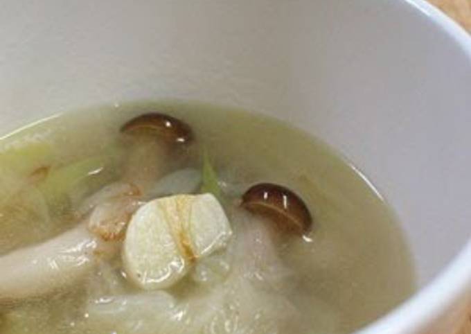 Recipe of Award-winning Easy ♪ 15 Minute Shimeji Mushroom and Leek Soup