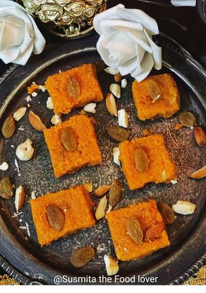 A picture of Carrot burfi.