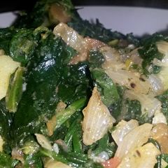 A picture of sig's Saag Aloo (spinach and potatoes).
