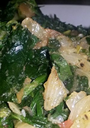 A picture of sig's Saag Aloo (spinach and potatoes).