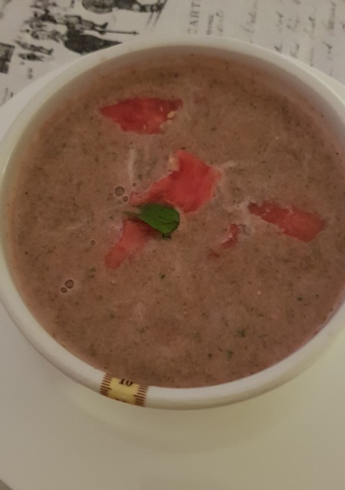 Una foto de Sopa de sandía con menta