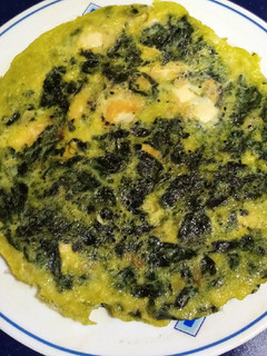 Una foto de Tortilla de espinacas al ajillo con queso