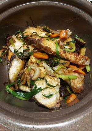 薑蔥焗鯇魚腩煲 的食譜成品照片
