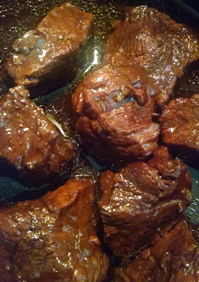 A picture of Asian sweet ribs.