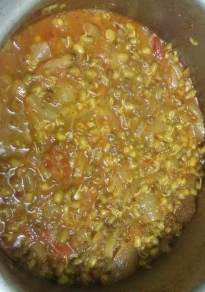 A picture of Pasipayar green gram gravy.