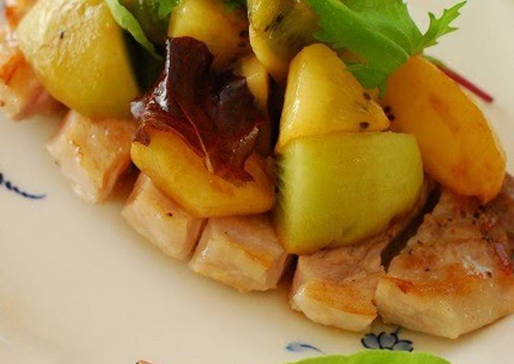 Easiest Way to Prepare Perfect Sautéed Pork with Balsamic Vinegar and Kiwi Sauce