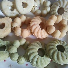 A picture of Oil-free Baked Banana Donuts.