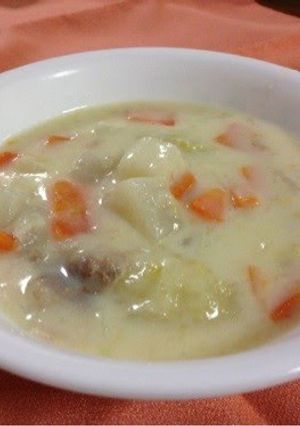 A picture of Creamy Cabbage and Daikon Radish Stew in a Pressure Cooker.