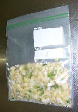 A picture of Freeze-Storing Aburaage & Green Onions.