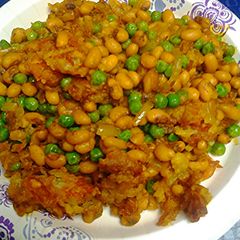 A picture of Potatoes, peas, and blackeye peas.