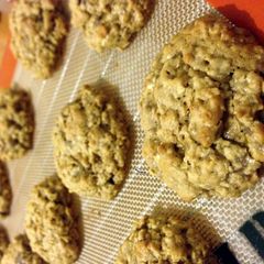 A picture of Oatmeal Chocolate Chip Cookies.