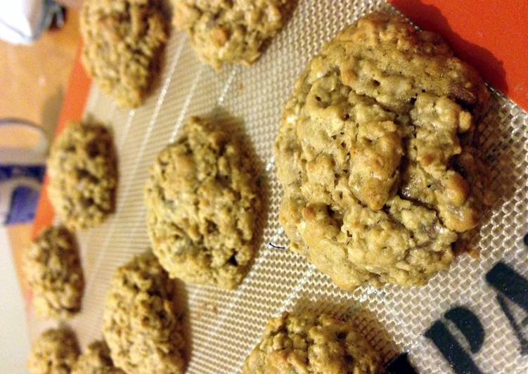 Simple Way to Prepare Super Quick Homemade Oatmeal Chocolate Chip Cookies