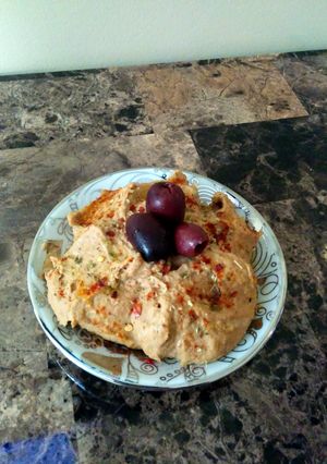 A picture of Three Olive Hummus.