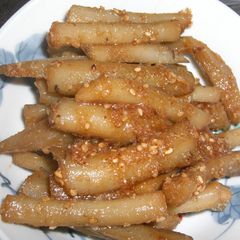 A picture of Burdock Root Stir-fry for the New Year's Feast.