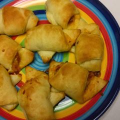 A picture of Pepperoni croissant rolls.