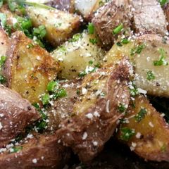 A picture of Parm & Herb Roast Potatoes.