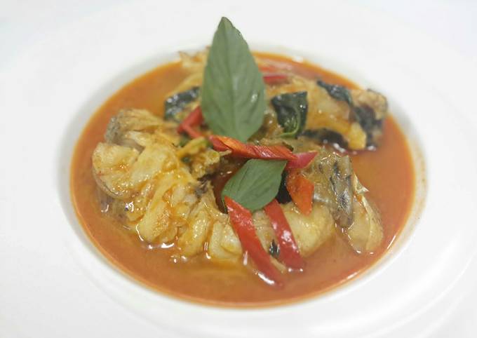 Recipe: Appetizing Fish in Chilli Paste Sauce / Chue Chee Pla