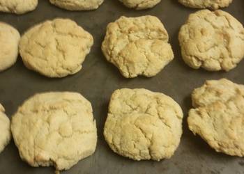 Easiest Way to Make Perfect Buttermilk Biscuits