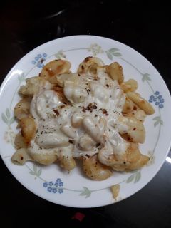 चीजी हाॅट पास्ता (cheese hot pasta recipe in marathi) रेसिपी चे मुख्य फोटो